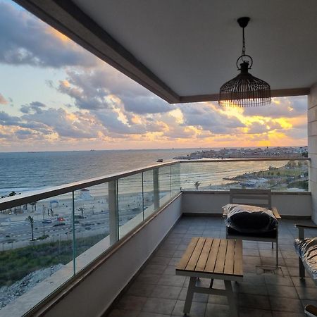 Beachfront Gallery Acre Exterior foto