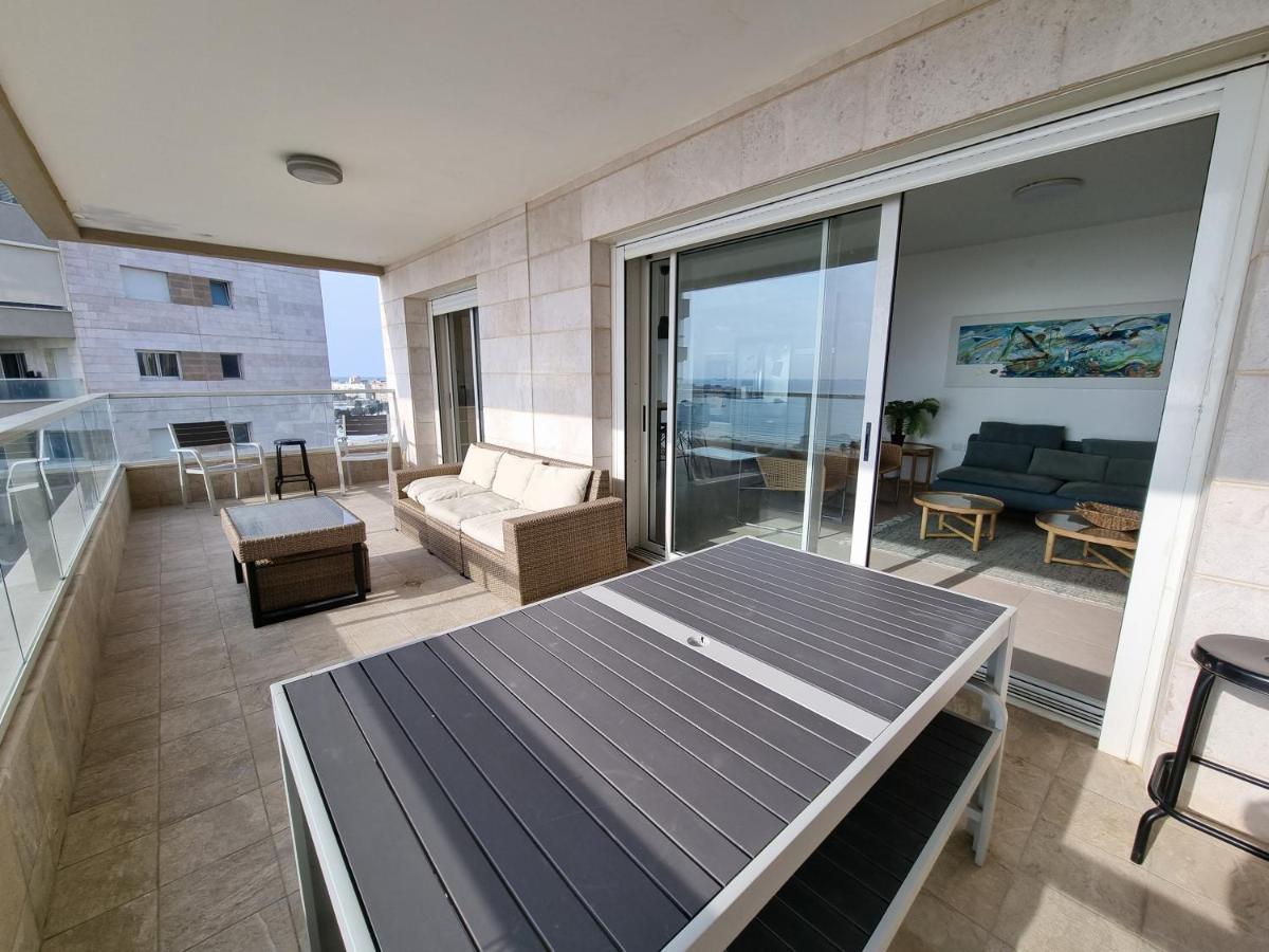Beachfront Gallery Acre Exterior foto