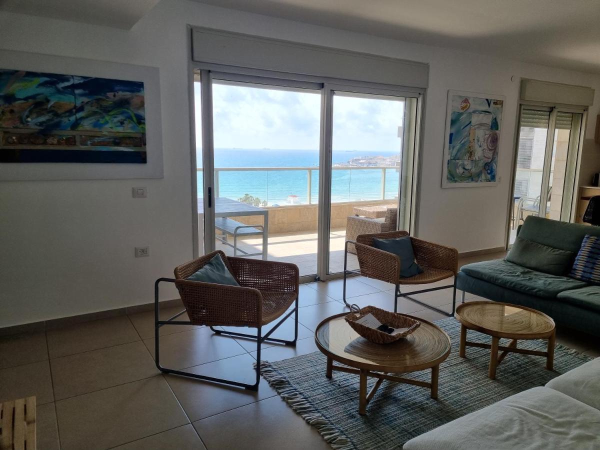 Beachfront Gallery Acre Exterior foto