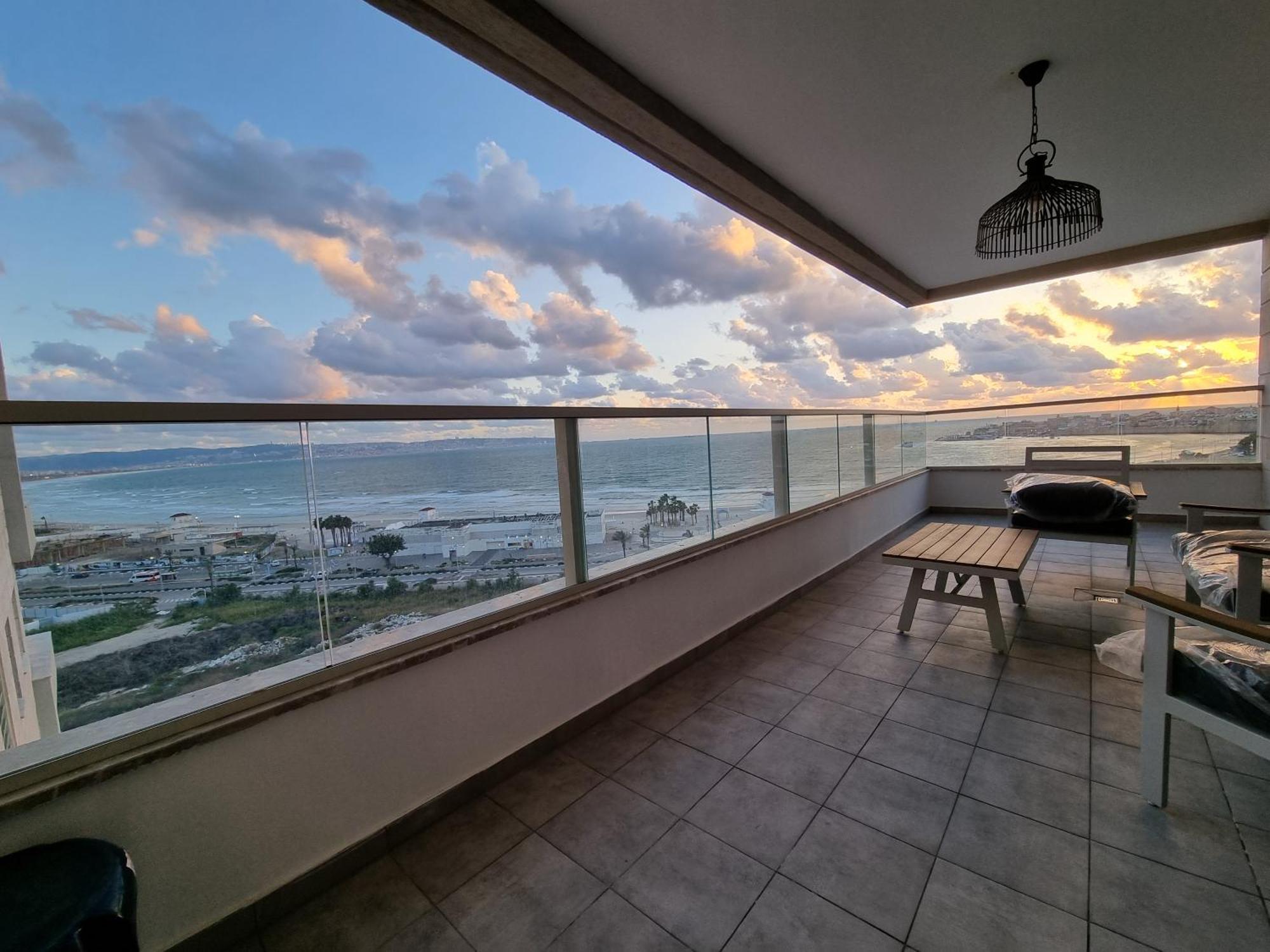 Beachfront Gallery Acre Exterior foto