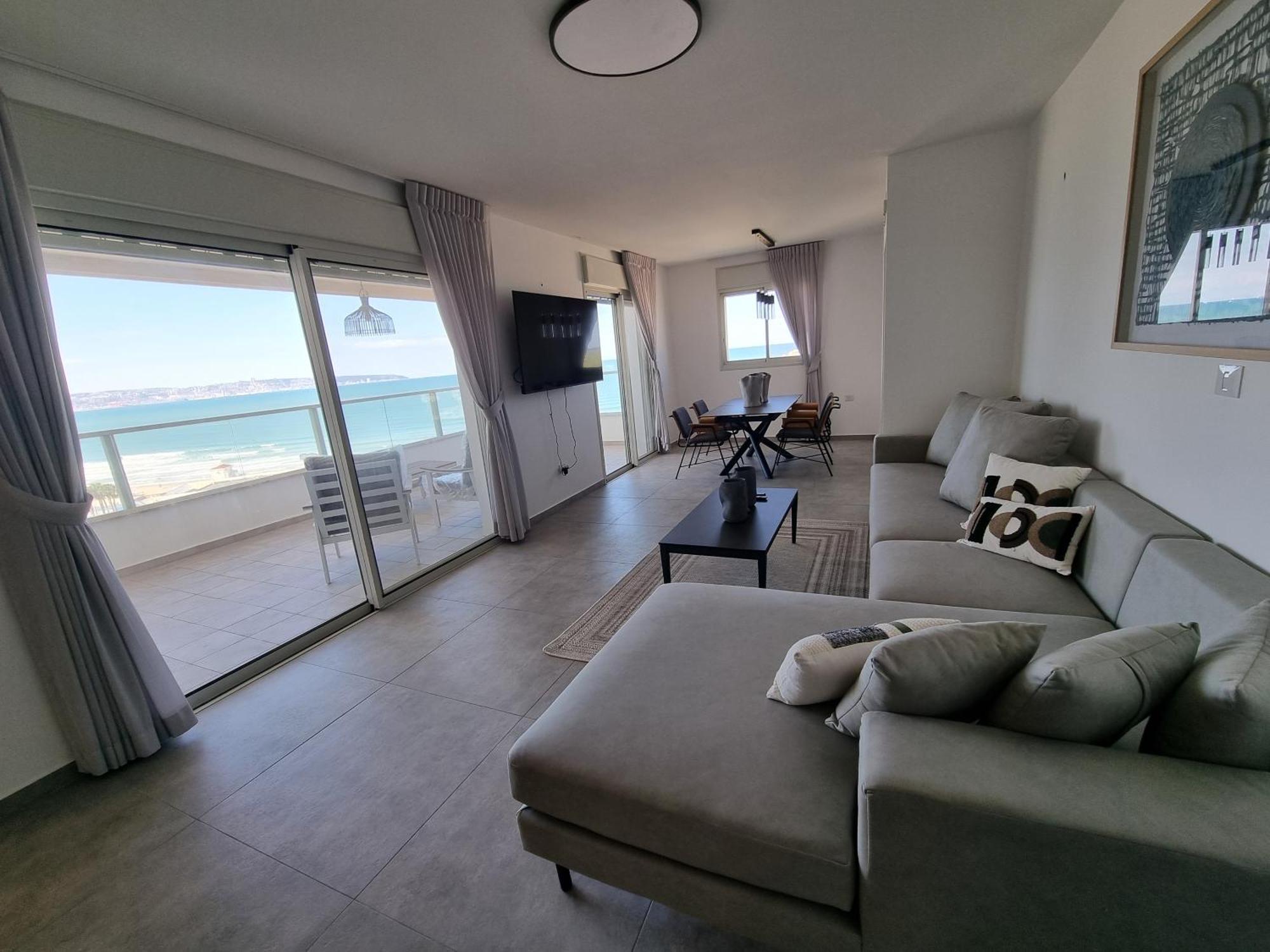 Beachfront Gallery Acre Exterior foto